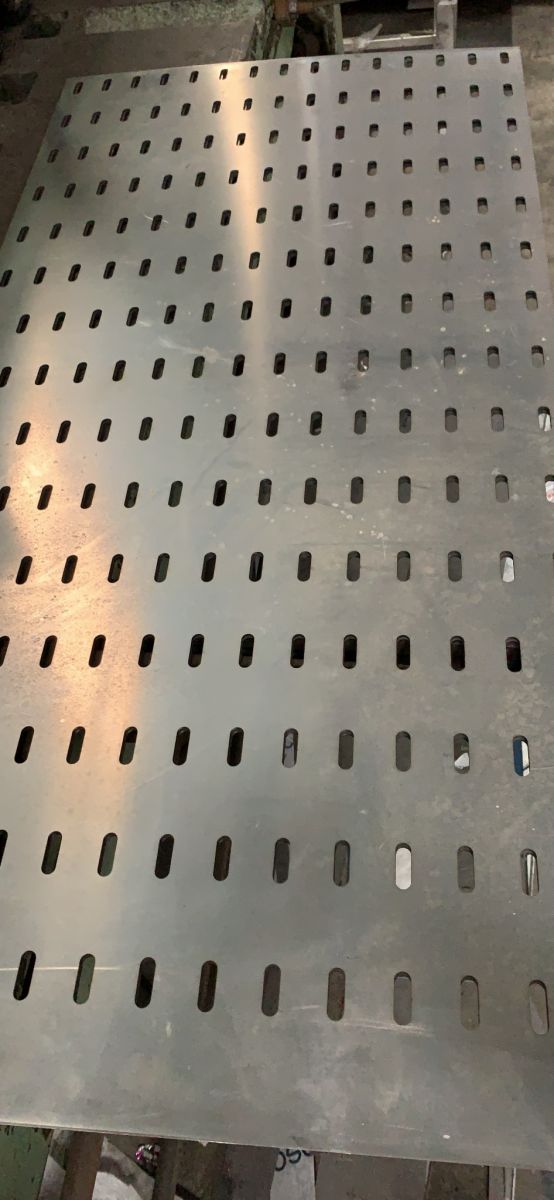Tấm đột lỗ 